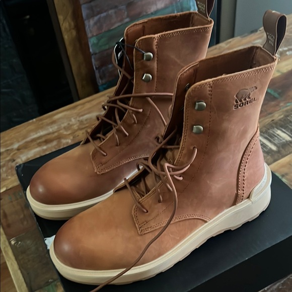 Women's Brown Leather Winter Boots.New in box - Picture 3 of 4